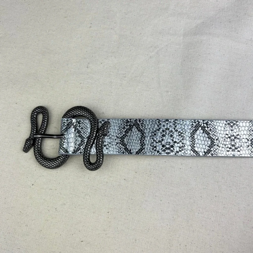 Vintage style gray snake skin western grunge boho belt gray and silver